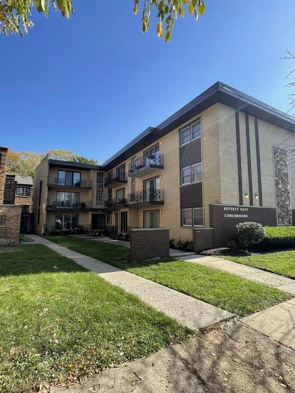 10425 S Hale Avenue #3C, Chicago, IL 60643