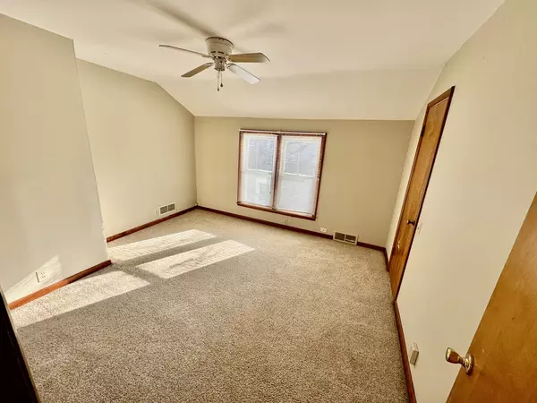 Dekalb, IL 60115,703 1/2 Ellwood Avenue #2