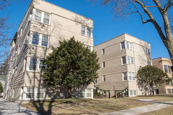 Riverside, IL 60546,100 Pine Avenue #6