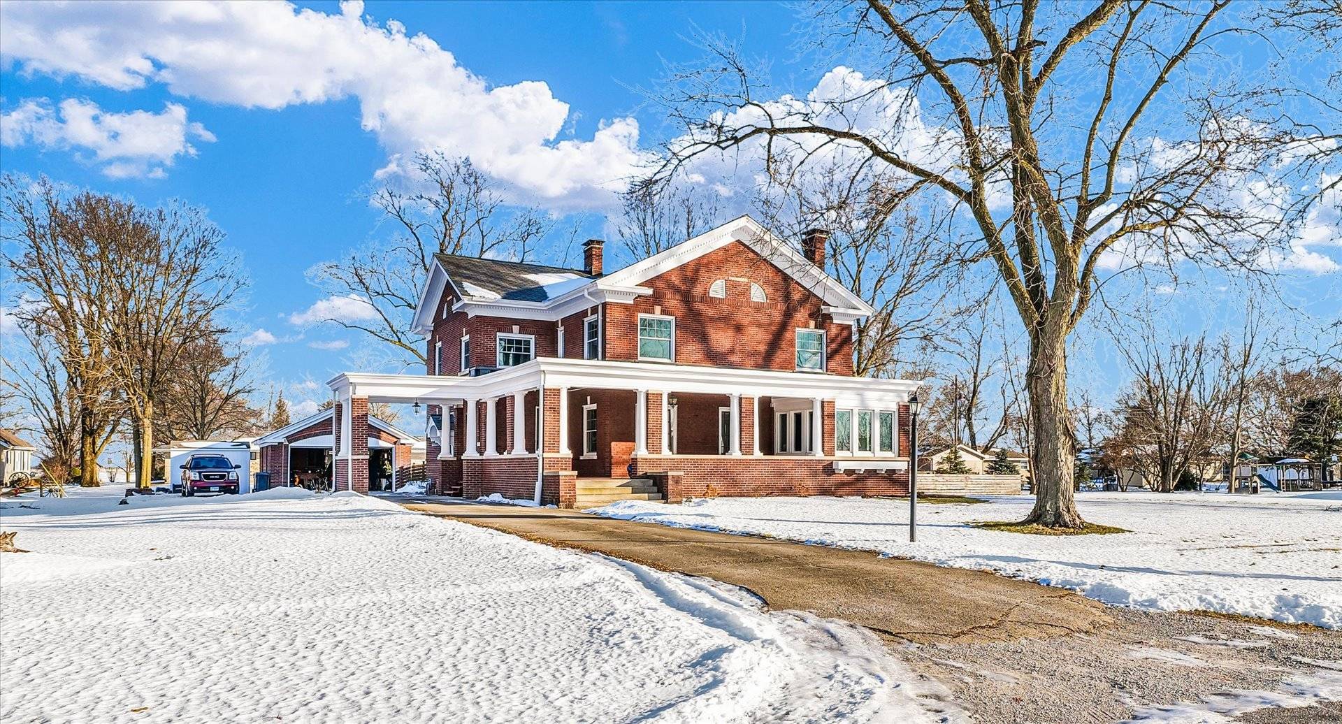 Pesotum, IL 61863,300 S Oak Street