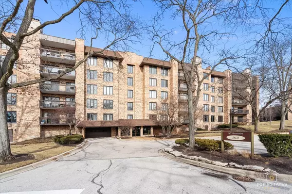 Northbrook, IL 60062,3860 Mission Hills Road #214