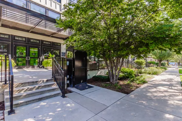 1110 W 15th Street #405, Chicago, IL 60608