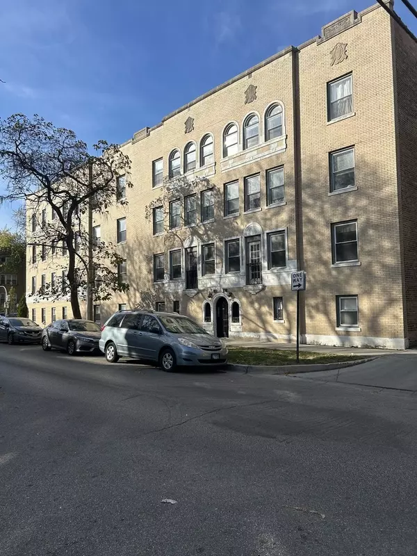 2620 W Rosemont Avenue #2, Chicago, IL 60659