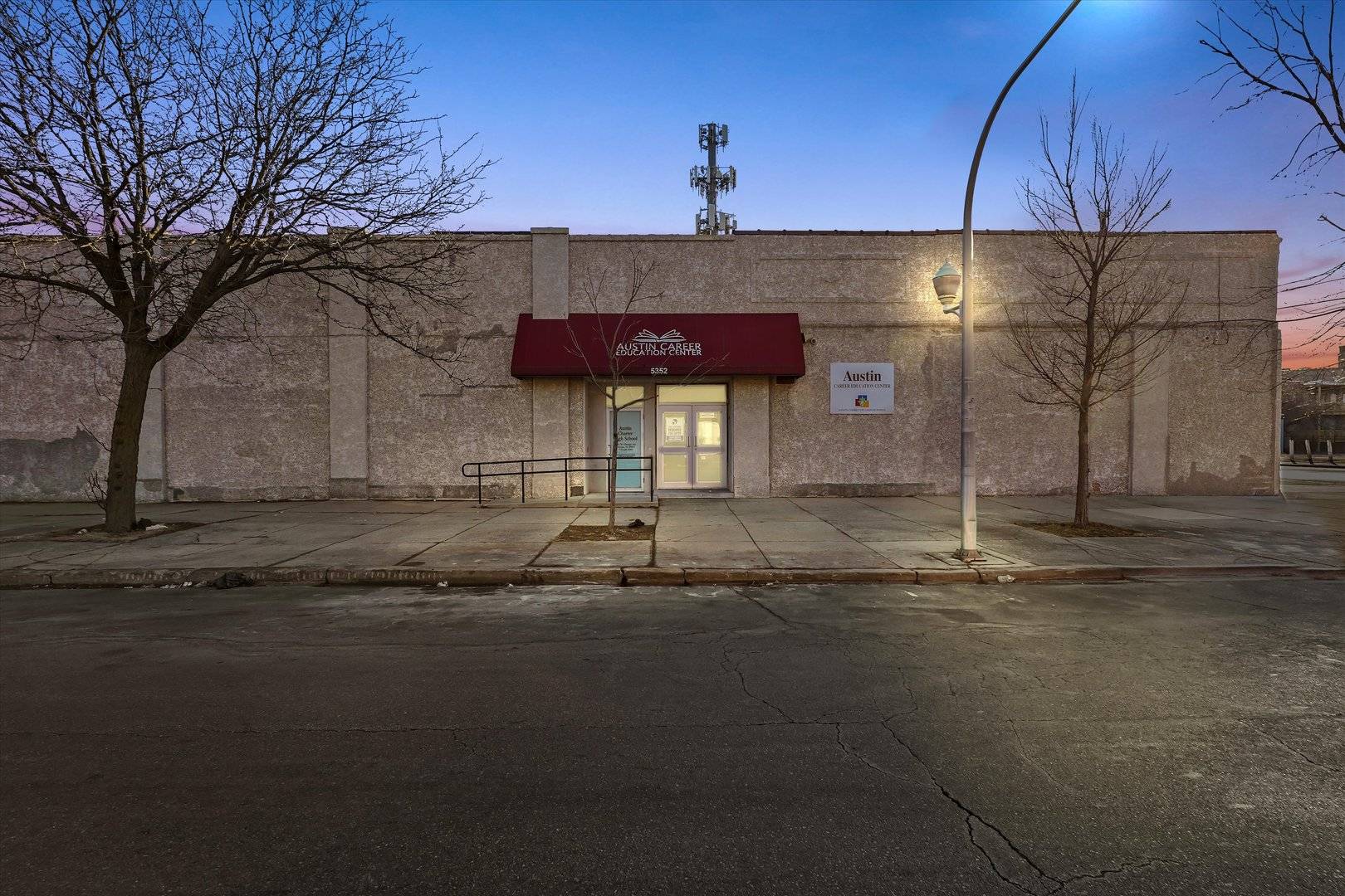 Chicago, IL 60651,5352 W Chicago Avenue
