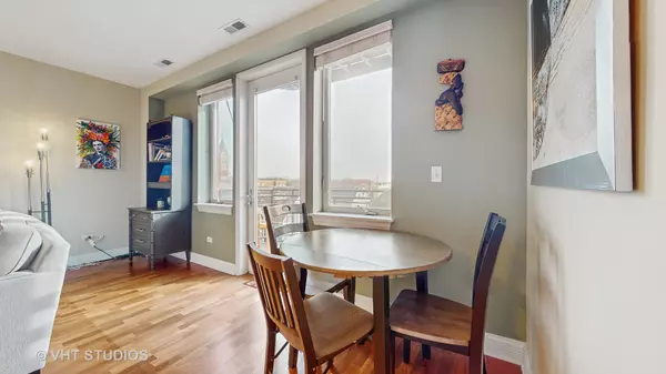 Chicago, IL 60625,4950 N WESTERN Avenue #4J