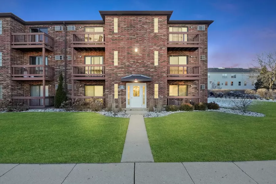 1120 Cedar Street #3A, Glendale Heights, IL 60139