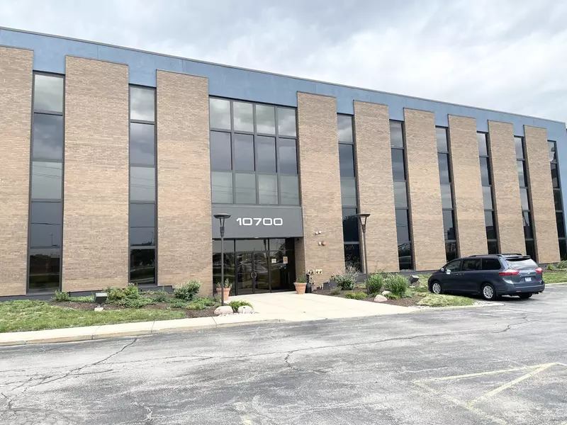 10700 W Higgins Road #230, Rosemont, IL 60018