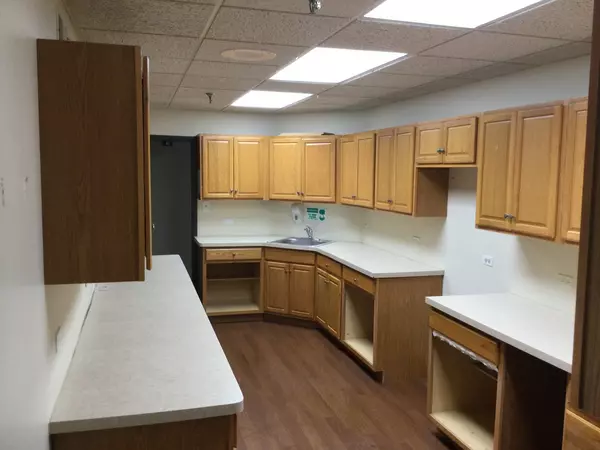 Carol Stream, IL 60188,501 Thornhill Drive