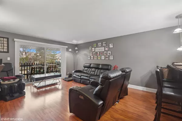 Willowbrook, IL 60527,9A KINGERY QUARTER Drive #202