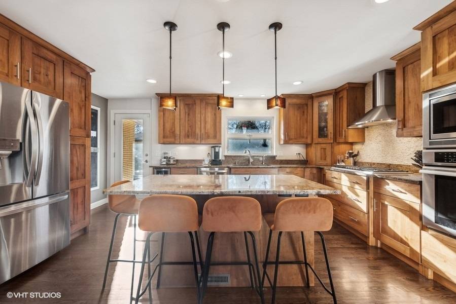 Clarendon Hills, IL 60514,7 LARKSPUR Lane