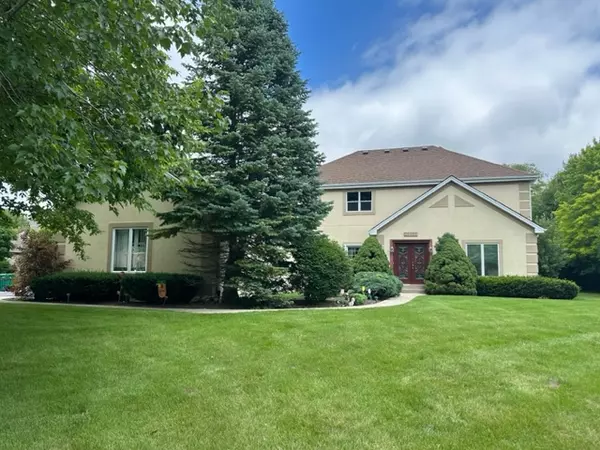 25789 N Arrowhead Drive, Mundelein, IL 60060