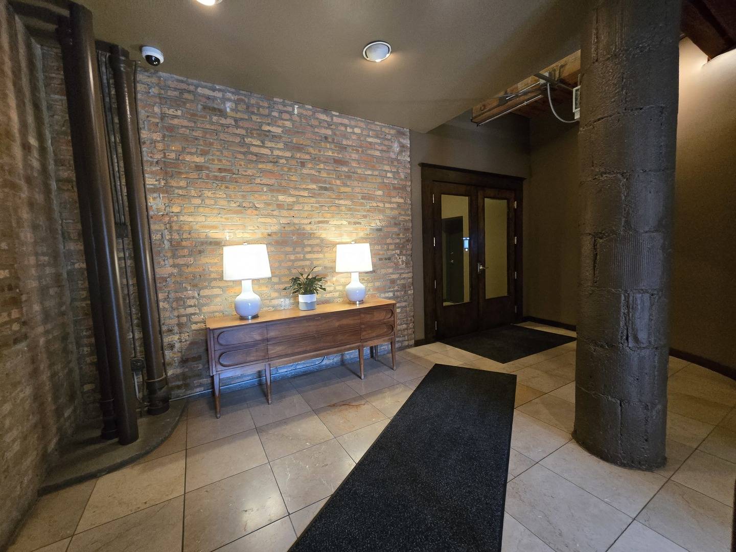 Chicago, IL 60607,913 W Van Buren Street #5E