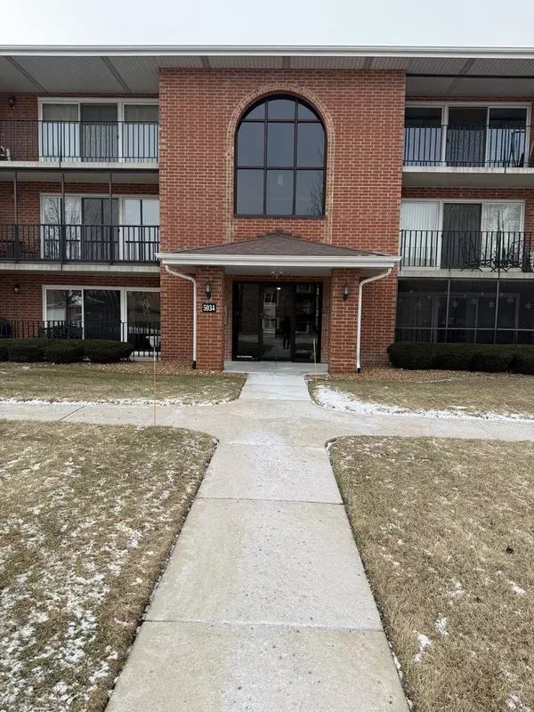 Crestwood, IL 60418,5034 CIRCLE Drive #209