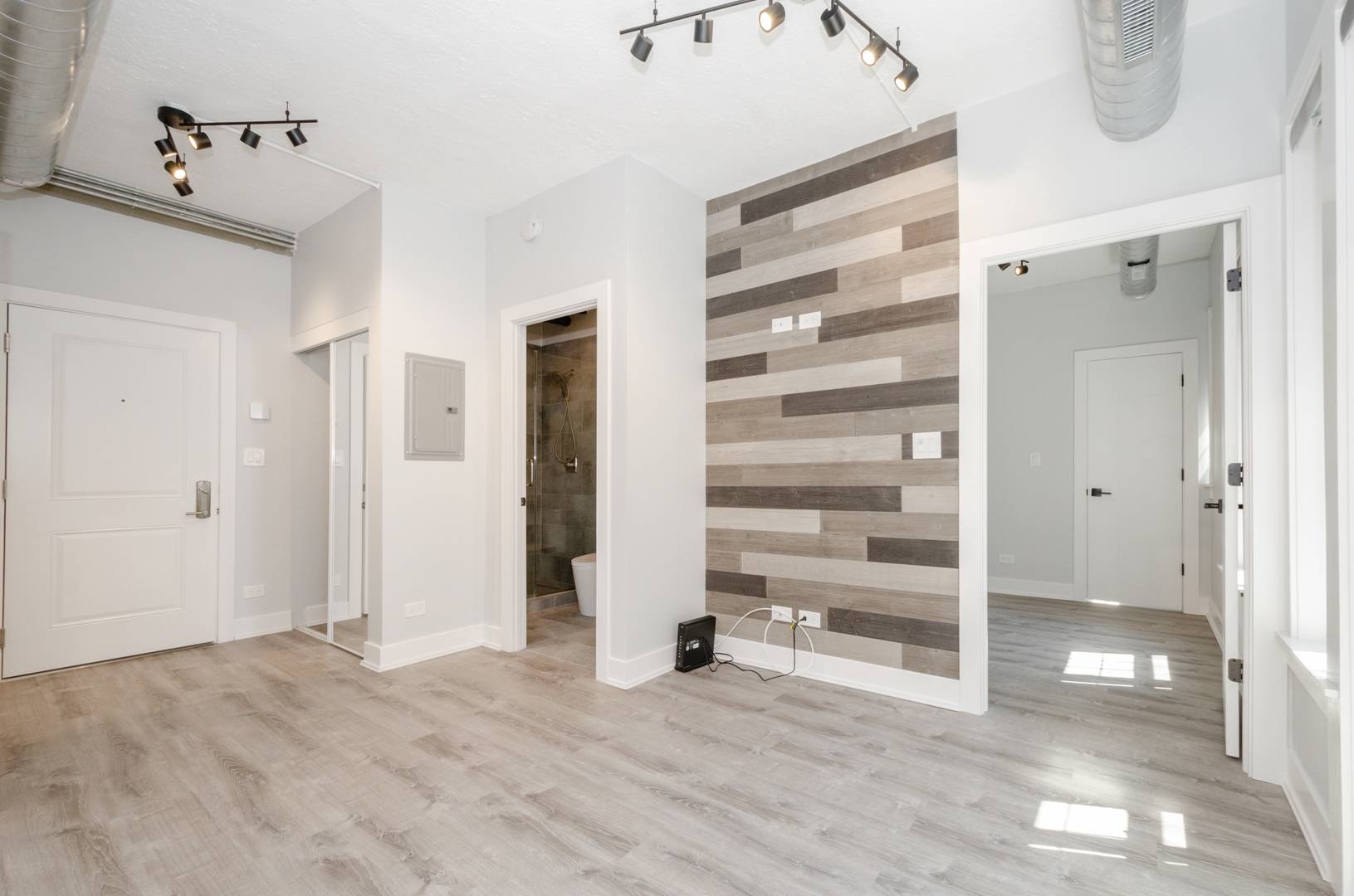 Chicago, IL 60626,7645 N SHERIDAN Road #309