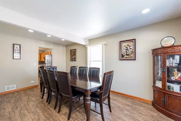 Waukegan, IL 60085,2707 W Hidden Glen Drive