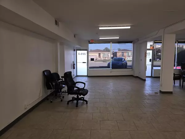 Glenview, IL 60025,214 Greenwood Road #2