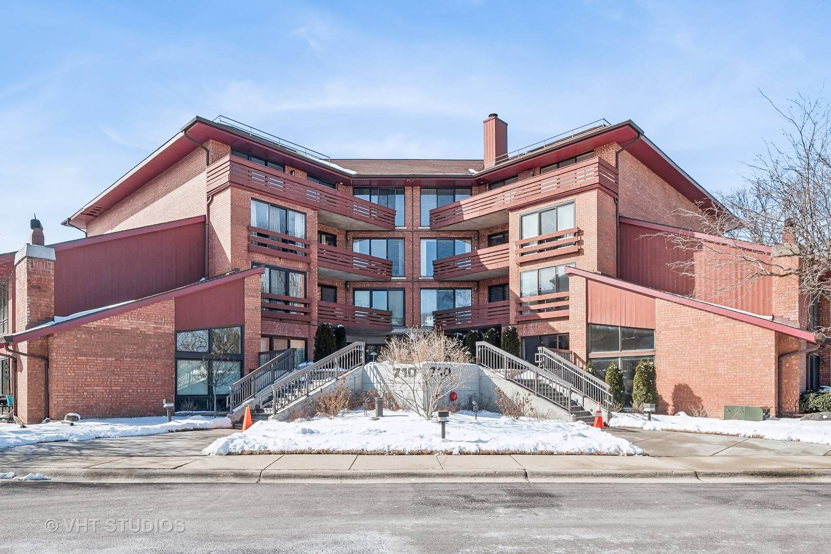 710 WAUKEGAN Road #6B, Glenview, IL 60025