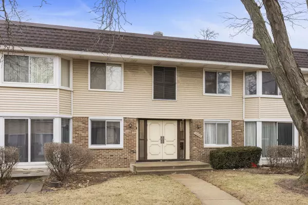 Woodridge, IL 60517,3008 Roberts Drive #3