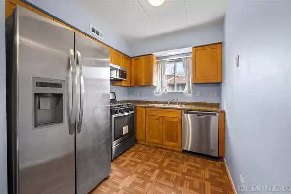 Westmont, IL 60559,59 W 64th Street #202
