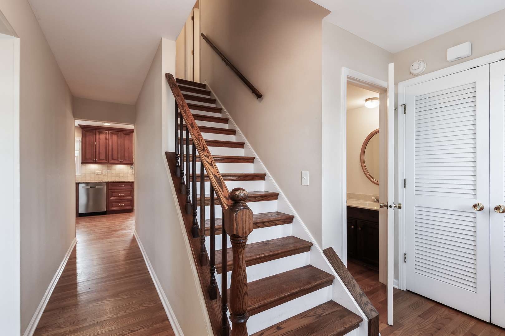 Palatine, IL 60067,1061 W Austin Lane