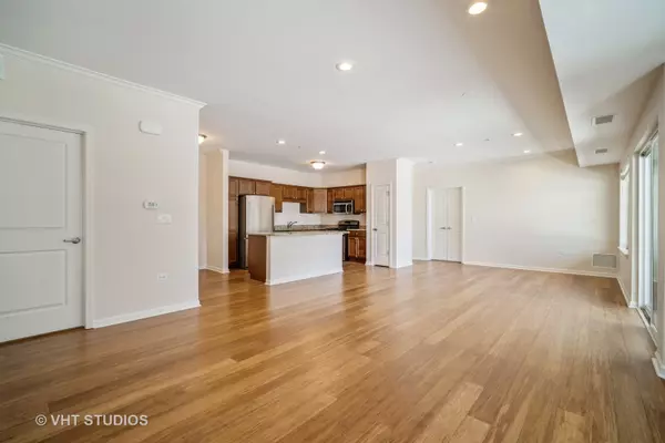 Northbrook, IL 60062,2220 Founders Drive #116