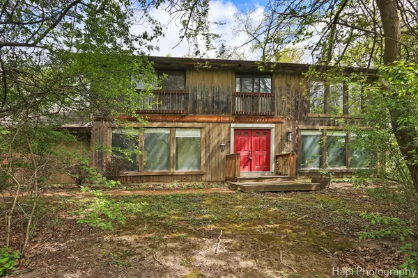 Barrington, IL 60010,24570 W Middle Fork Road