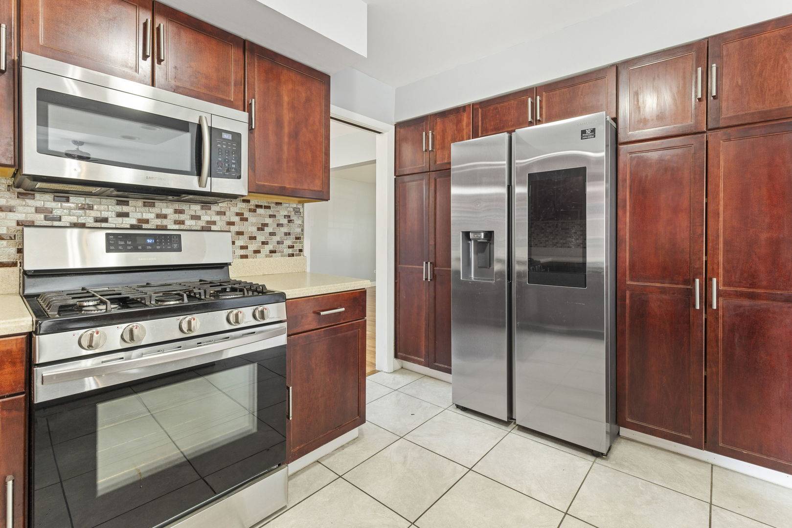 South Holland, IL 60473,1011 E 173rd Street
