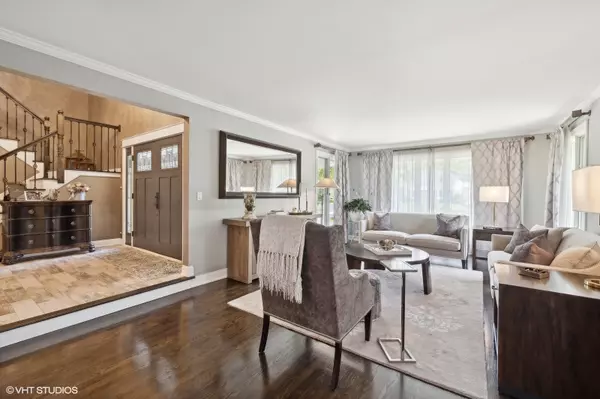 Oak Brook, IL 60523,2S630 Avenue Chateaux E AVENUE CHATEAUX E