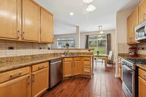 Vernon Hills, IL 60061,480 Pine Lake Circle