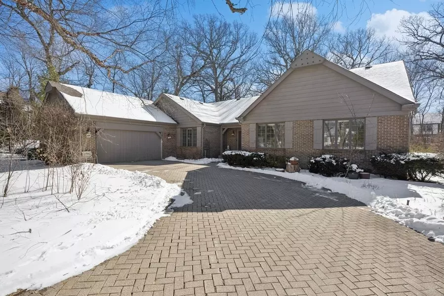 261 Dover Circle, Lake Forest, IL 60045