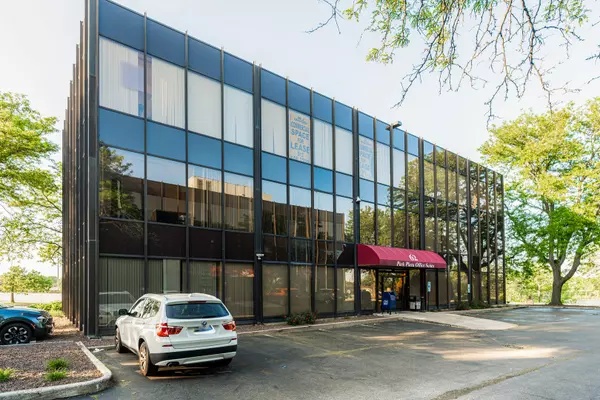 Orland Park, IL 60462,62 Orland Square Drive