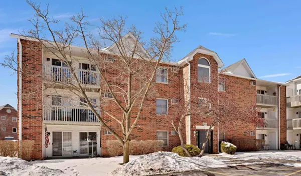 1351 CUNAT Court #2D, Lake In The Hills, IL 60156