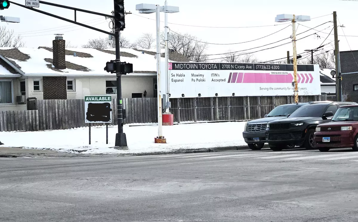 Chicago, IL 60639,4755 W Diversey Avenue