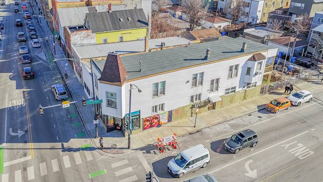 Chicago, IL 60618,2955 W Belmont Avenue