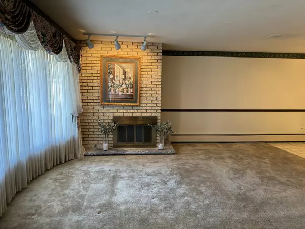 Orland Park, IL 60462,8215 Saint Andrews Drive