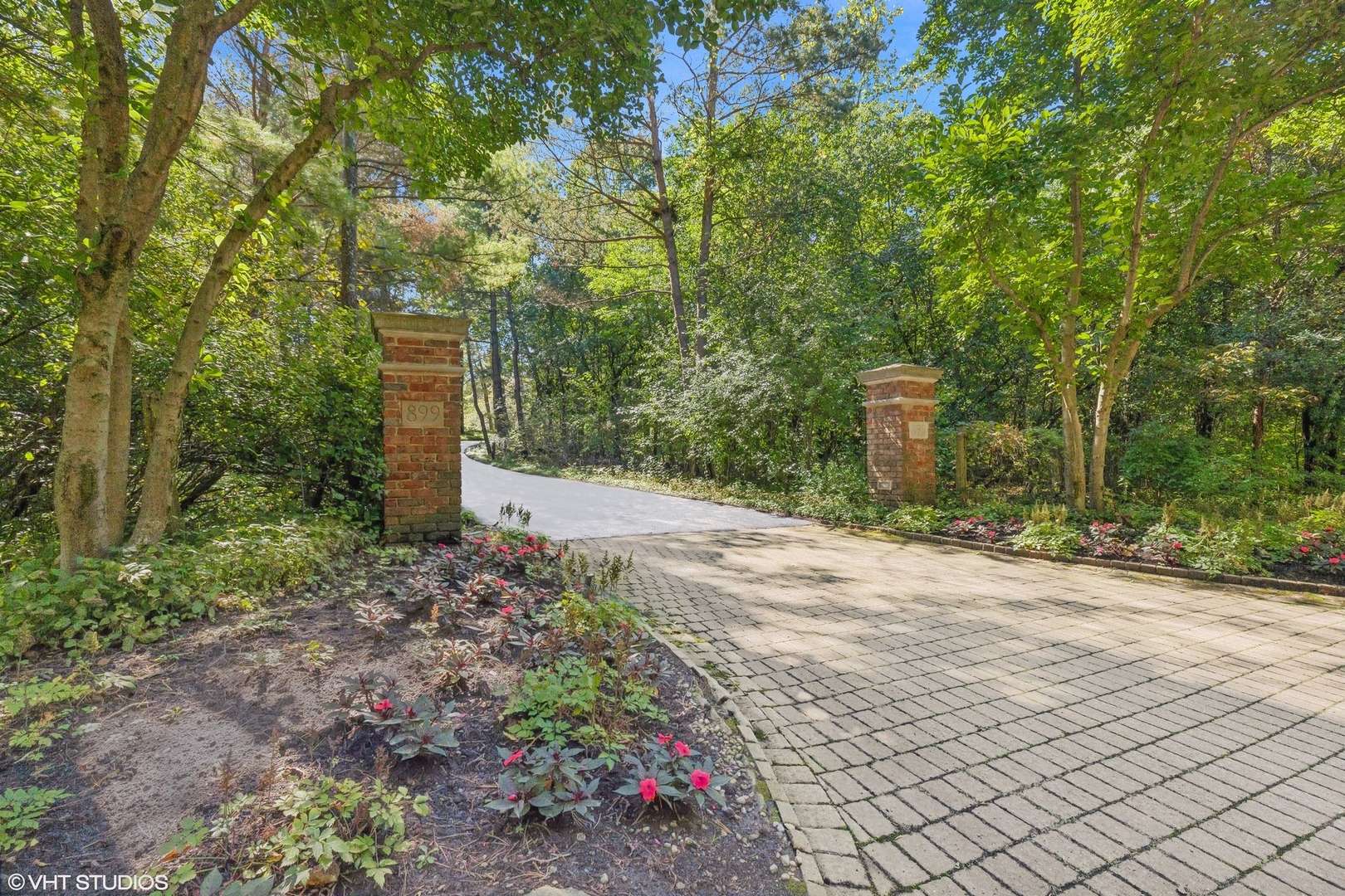 Lake Forest, IL 60045,899 E Ringwood S Road