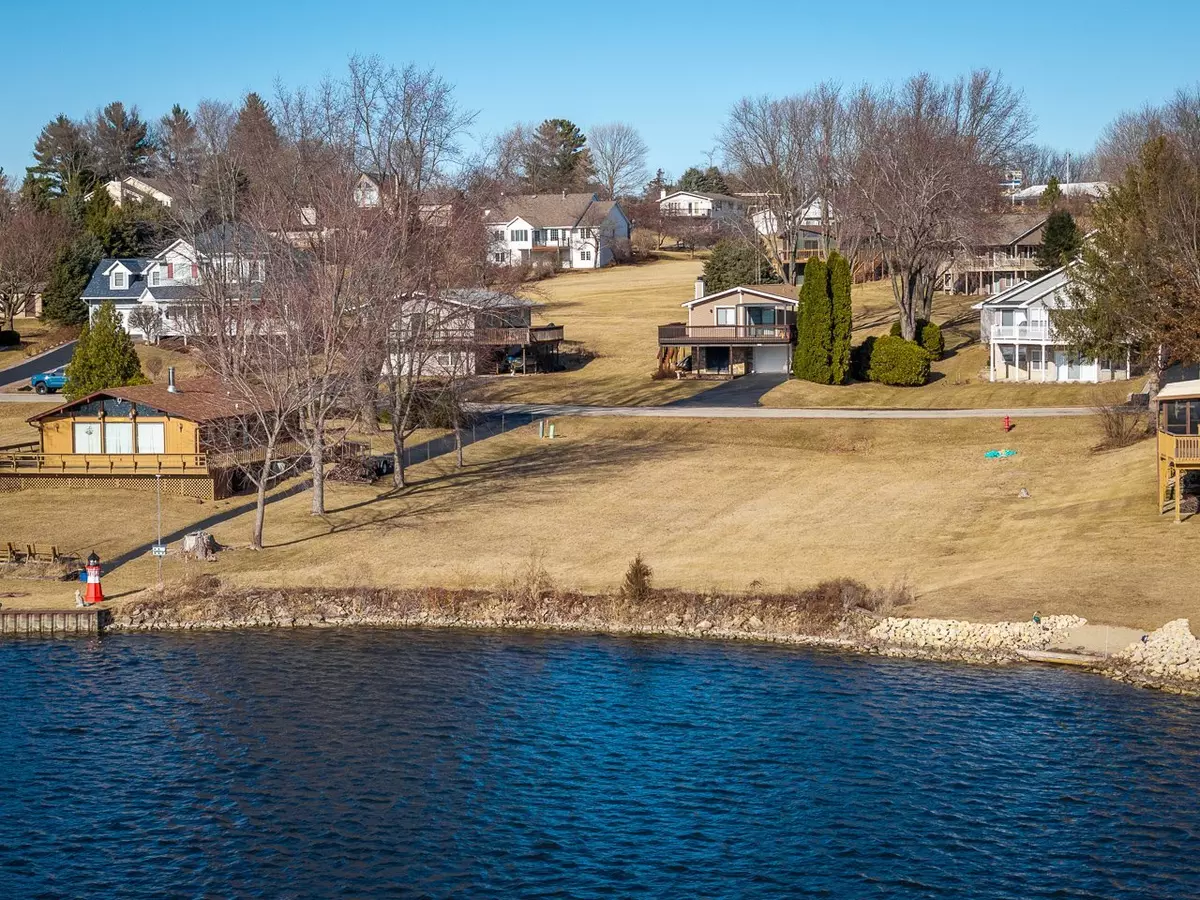 Davis, IL 61019,1551 Pier Drive