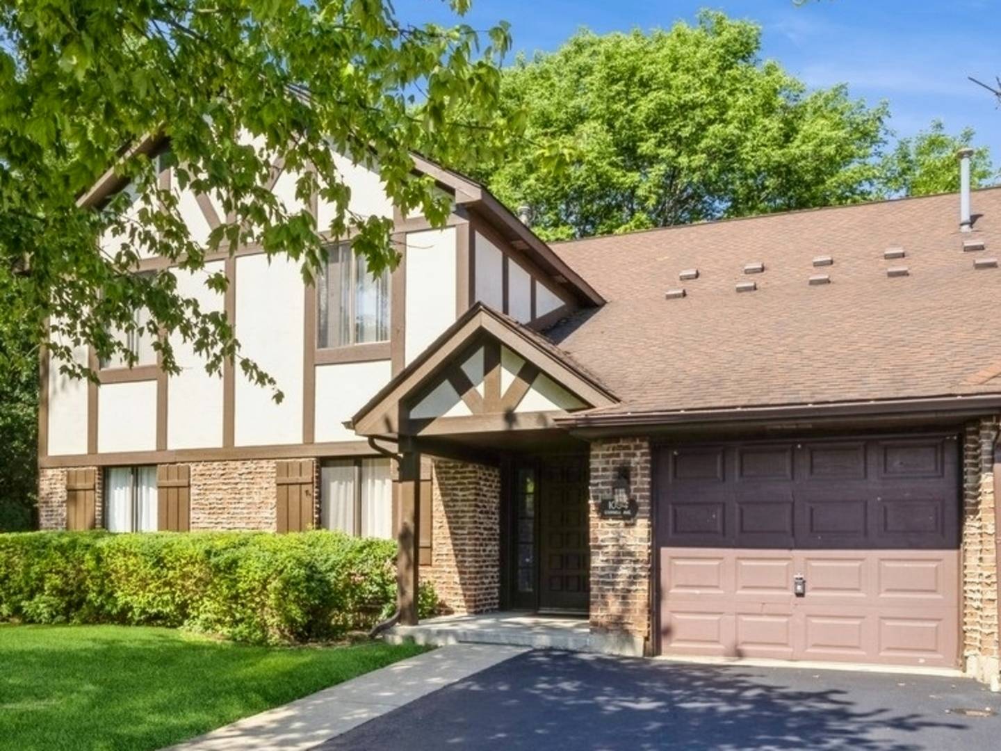 1094 Cornell Avenue #2B, Wheeling, IL 60090