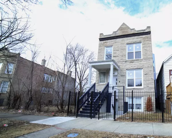 4042 W Adams Street, Chicago, IL 60624