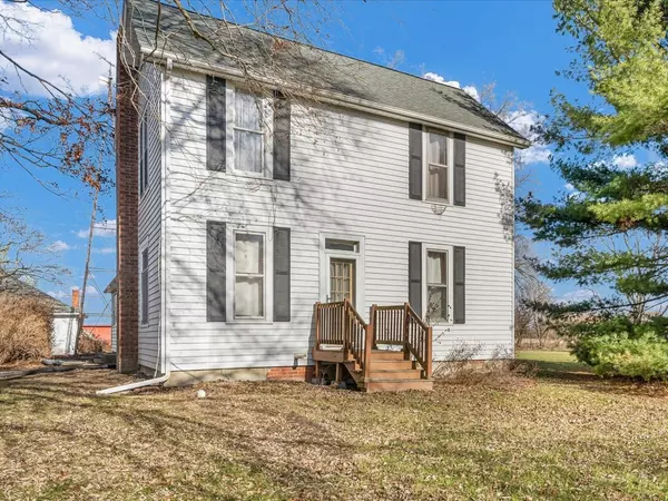 Sidney, IL 61877,1102 County Road 2200 E
