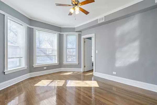 Chicago, IL 60624,609 N Monticello Avenue