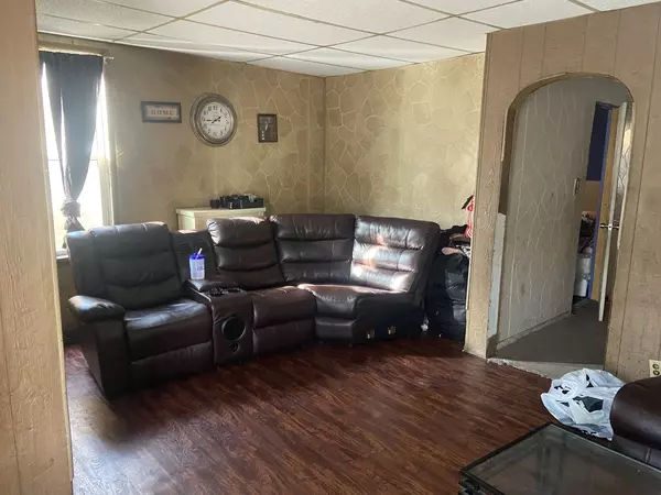 Chicago, IL 60619,448 E 88th Street