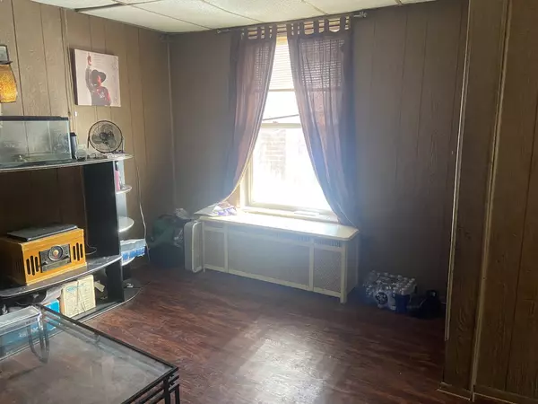 Chicago, IL 60619,448 E 88th Street