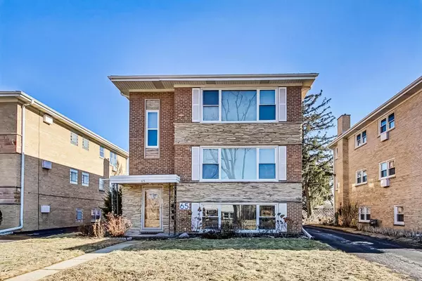 65 Dover Drive #2, Des Plaines, IL 60018