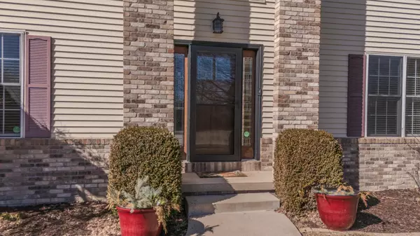 Normal, IL 61761,1713 Blue Spruce Court