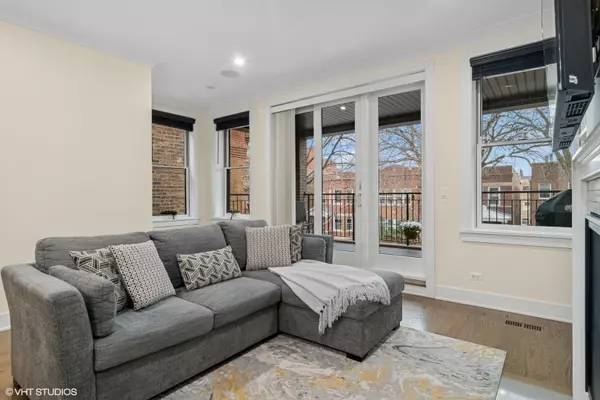 Chicago, IL 60618,3706 N Damen Avenue #2