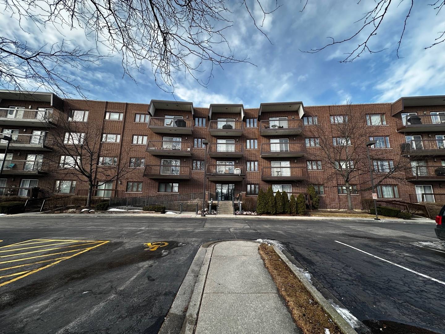 350 E Dundee Road #202, Buffalo Grove, IL 60089