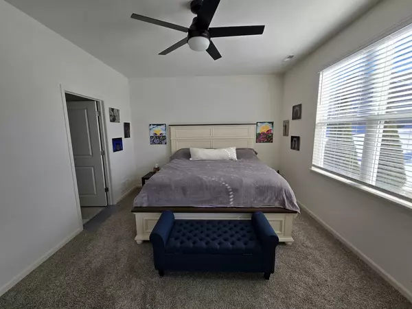 North Aurora, IL 60542,916 Darwin Street