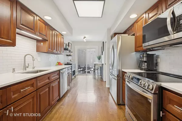 Lake Barrington, IL 60010,446 Shoreline Road