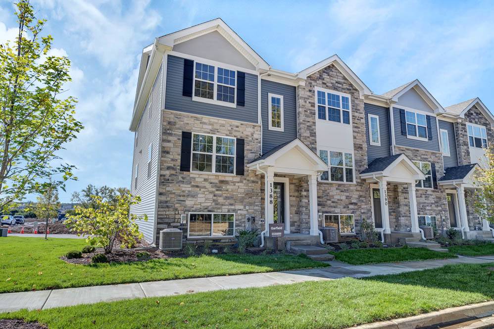 Bartlett, IL 60103,306 Foxglove Drive